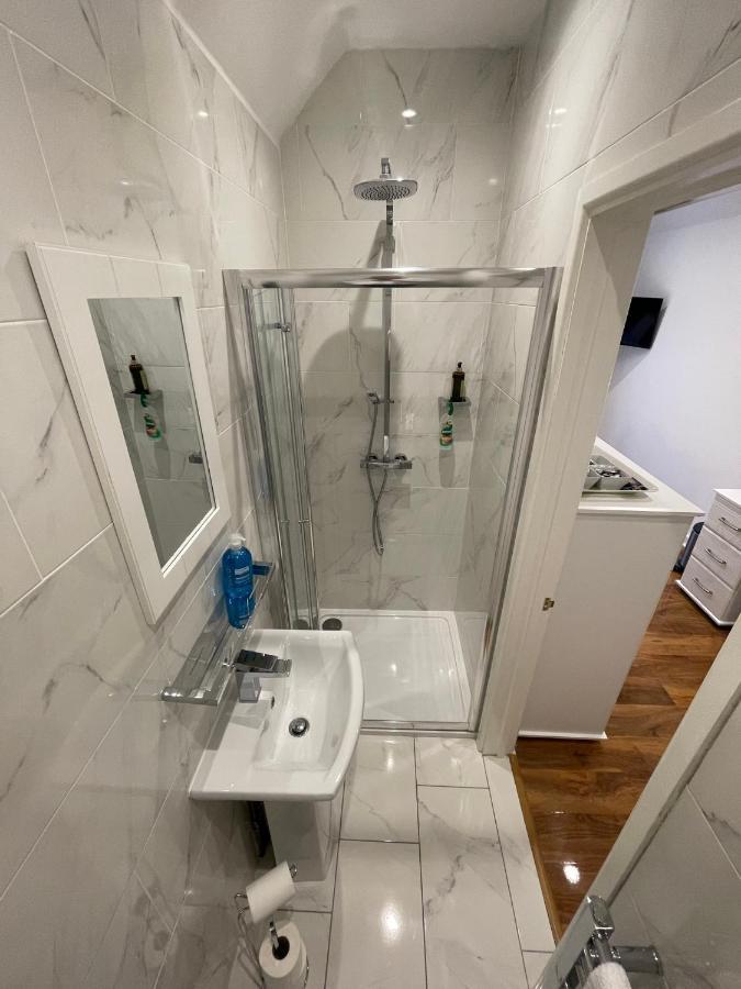 Oakhurst Gatwick B&B Crawley Kültér fotó