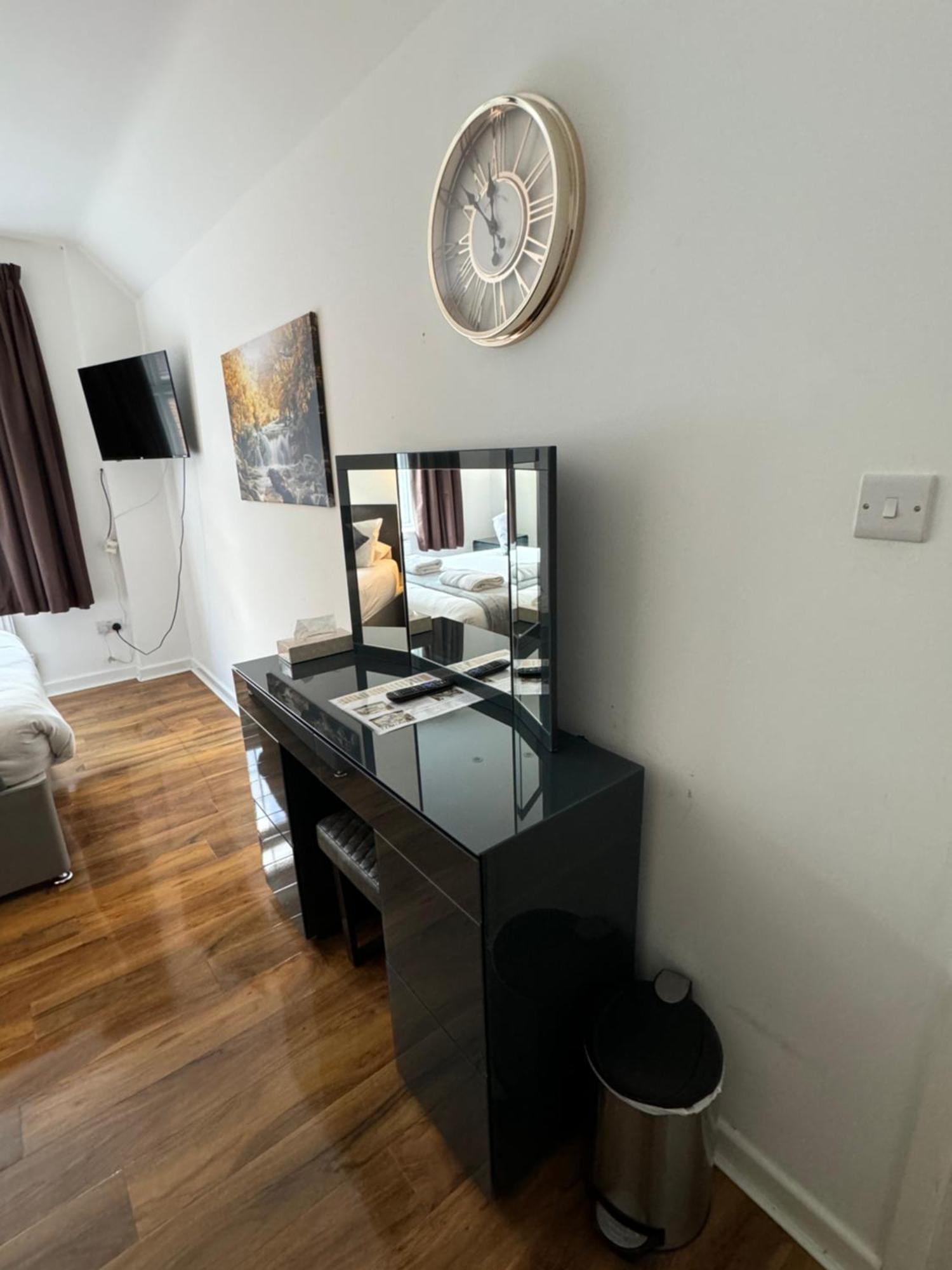 Oakhurst Gatwick B&B Crawley Kültér fotó
